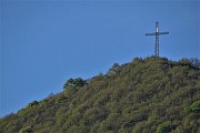02 La croce di vetta del Canto Alto (1146 m) , la mia meta